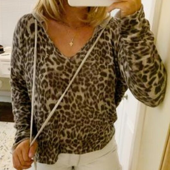 OLIVACEOUS Animal Print Lightweight Wool Blend Leopard Print Hooded Pullover - Picture 3 of 11